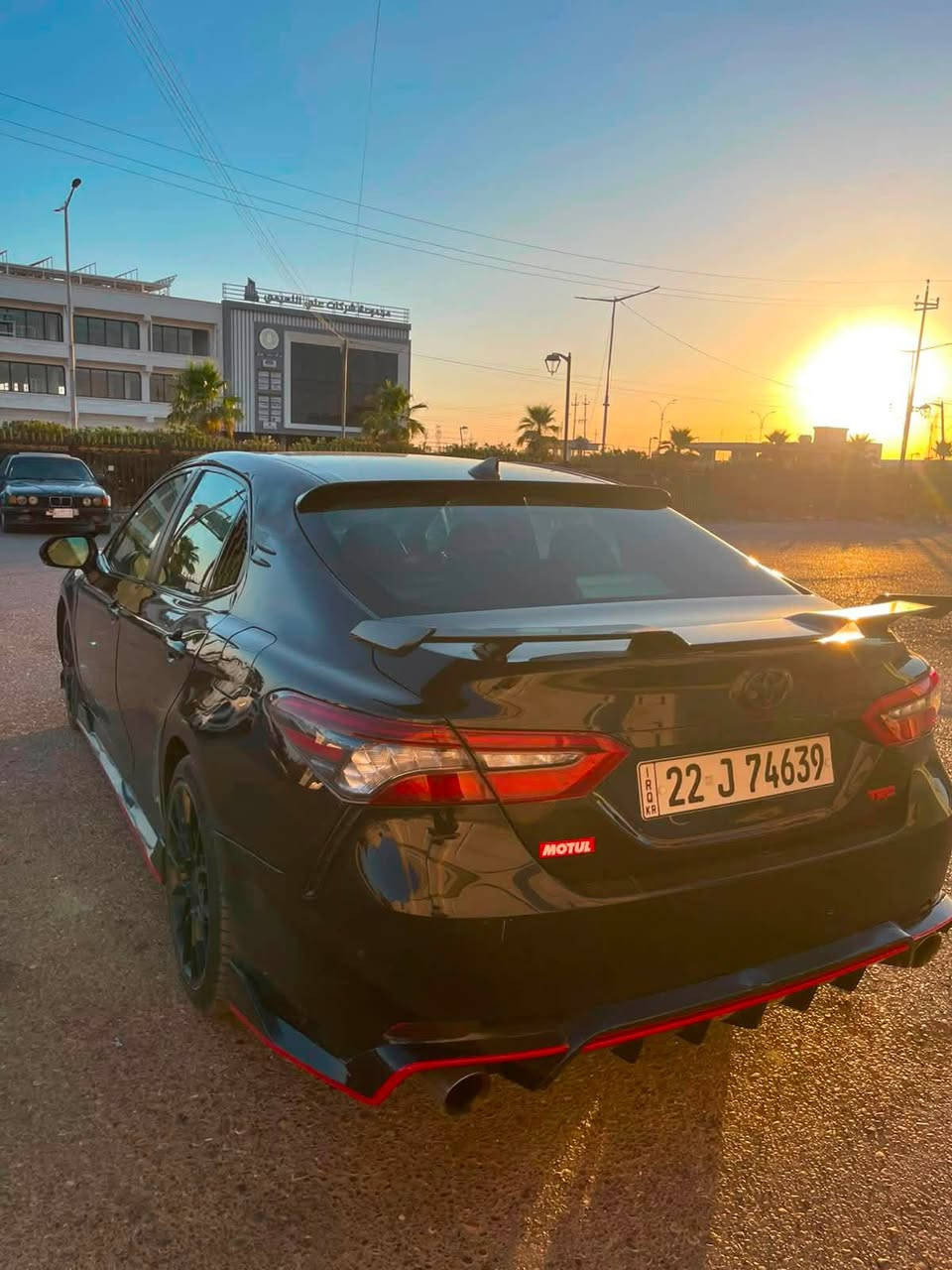 السلام عليكم
للبيع Toyota Camry TRD Red Line

V6 – 3500cc 🚀

تويوتا كامري TRD ريد لاين

السيارة فل فل مواصفات TRD

⸻

⚙️ المواصفات:

* شاشة كبيرة

* Apple CarPlay

* كراسي جلد + كهرباء

* أحزمة أمان لون أحمر بلادي

* كشنات مخطومة TRD بلادي

* لايت أوتو

* رادار أمامي + خلفي + جانبي بالمرايات

* تحديد خط الشارع

* تبريد لمس

* مودات قيادة: Normal – Sport – Eco

* Hold Auto

* بصمة تشغيل + بصمة أبواب

* تشغيل عن بعد

* شفتات ستيرن

* قير 8 نمر

* لايتات زينون

* باك لايت LED

السيارة مختمة TRD بكل مكان وبيها هواي مواصفات إضافية

⸻

🔧 الإضافات:

* سكوب جام خلفي

* سكوب جام جانبي

* مرايات باتمان

* دوسات بلادي سبورت

* لحية أمامية سبورت

* دفيوزر خلفي

* دبل كزوز TRD

* ليدات داخلية (سعرها $200)

* داخل كامل فورج + شامو ($100)

* سستم صوت كزوز بلادي من الشركة

⸻

🛠️ الحالة الفنية:

* مكينة + قير بشرط كامل

* لا فتح

* لا بخار

* لا صرف

* ضخـم حدادية كامل جديد بشرط تراي للبصرة

* درايف شفت كله بشرط

* هزة + فحص + سنوية كله جديد

* تحويل بشرط ثاني يوم

⸻

📝 الملاحظات:

* شبر كلير بجماعة خلفي

* باين جهة السايق مبدلات بلادي نفس اللون

* إيرباق طاك فقط (برده)

* بجم كيس برغي (مامفتوح)

* حوض كيس بشرط

* دواخل: شبر داخل باب فقط (بشرط الصوت مال الهواء

مكان السياره صلاح الدين 

السعر 215 وبيها ومجال 

الاتصال

***********

***********
