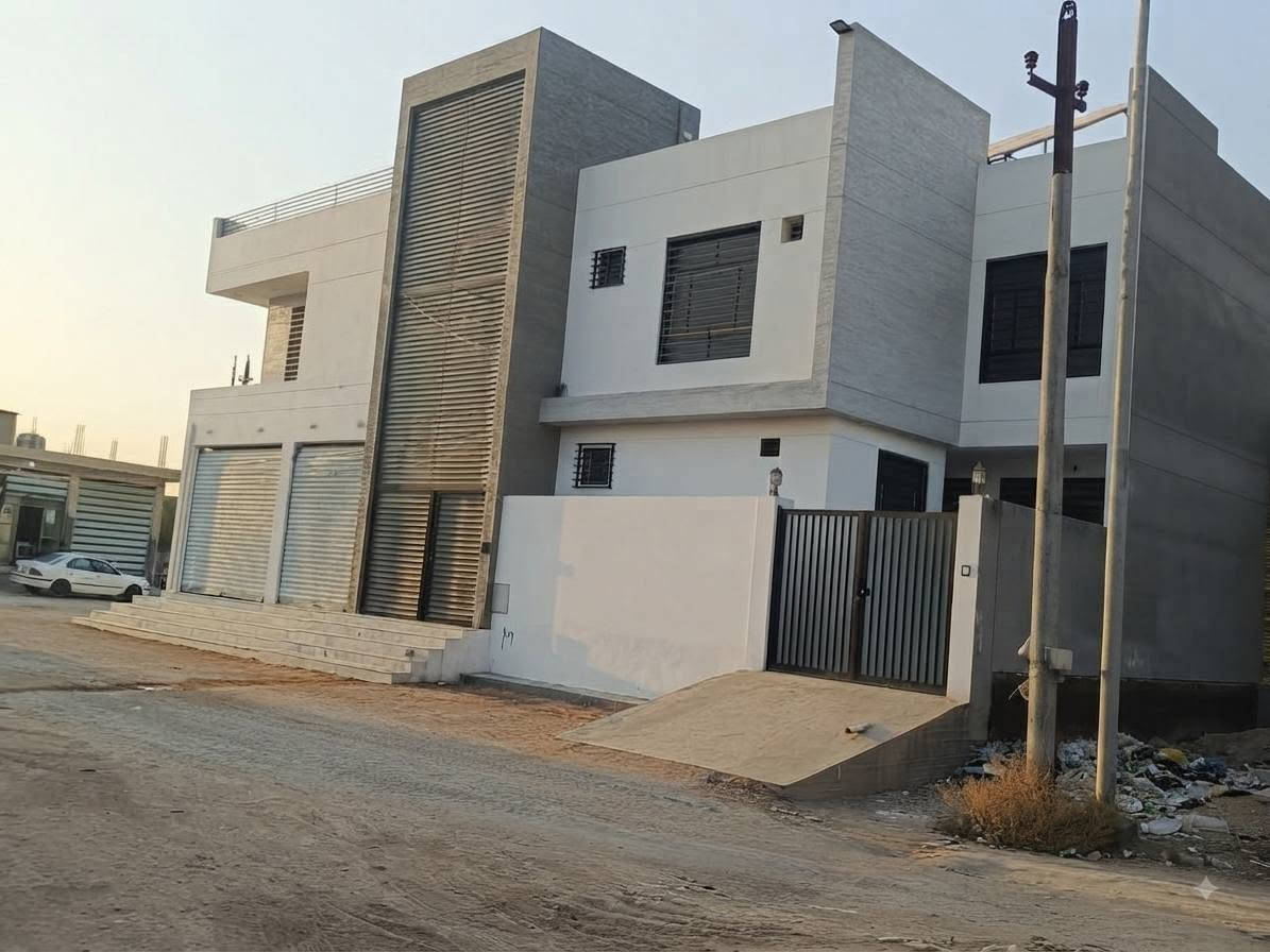 ٧🏡 #للإيجار_مباشر | #بدون_دلالية بدون رسوم عقد | بدون مصاريف صيانة
✨ بيت حديث – أول سكن – كهرباء 24 ساعة
📍 الموقع: الحلة – مقابل مجمع عبد الله عويز / طريق جامعة بابل.
🏠 المواصفات: 
✅ 3 غرف نوم
✅ هول واسع
✅ مطبخ
✅ مجمع صحيات
✅ كراج سيارة
✅ منطقة هادئة جدا
⚡ الخدمات: ☀️ كهرباء مستمرة 24 ساعة بمنظومة طاقة شمسية. ❄️ تمديدات سبلت جاهزة. 💧 خدمات مستقلة (ماء، كهرباء، ومجاري). 📡 تسليك جاهز للإنترنت والستلايت. 📹 كاميرات مراقبة. 🔥 سخان ماء. 💦 ماطورات ماء صاعد ونازل. 🌬️ ساحبات ومراوح.
🏆 تشطيبات فاخرة: 🪨 أرضيات مرمر. 🧱 جدران بورسلين. 🚪 أبواب خشب صاج. 🚿 صحيات Teska درجة أولى. 💡 كهربائيات KT.
🆕 البناء غير مؤجر سابقًا (أول سكن).
📞 للاستفسار والحجز: ☎️ *********** م. زيد
الايجار #بدون اجور #دلالية
#بابل #الحلة #حي_الجامعة #جامعة_بابل #للايجار #بيت_للايجار #عقار_للايجار #كهرباء_24_ساعة #طاقة_شمسية #اول_سكن #بناء_حديث #للعوائل #للطلبة #عقارات_بابل #عقارات_الحلة حلة, بابل
