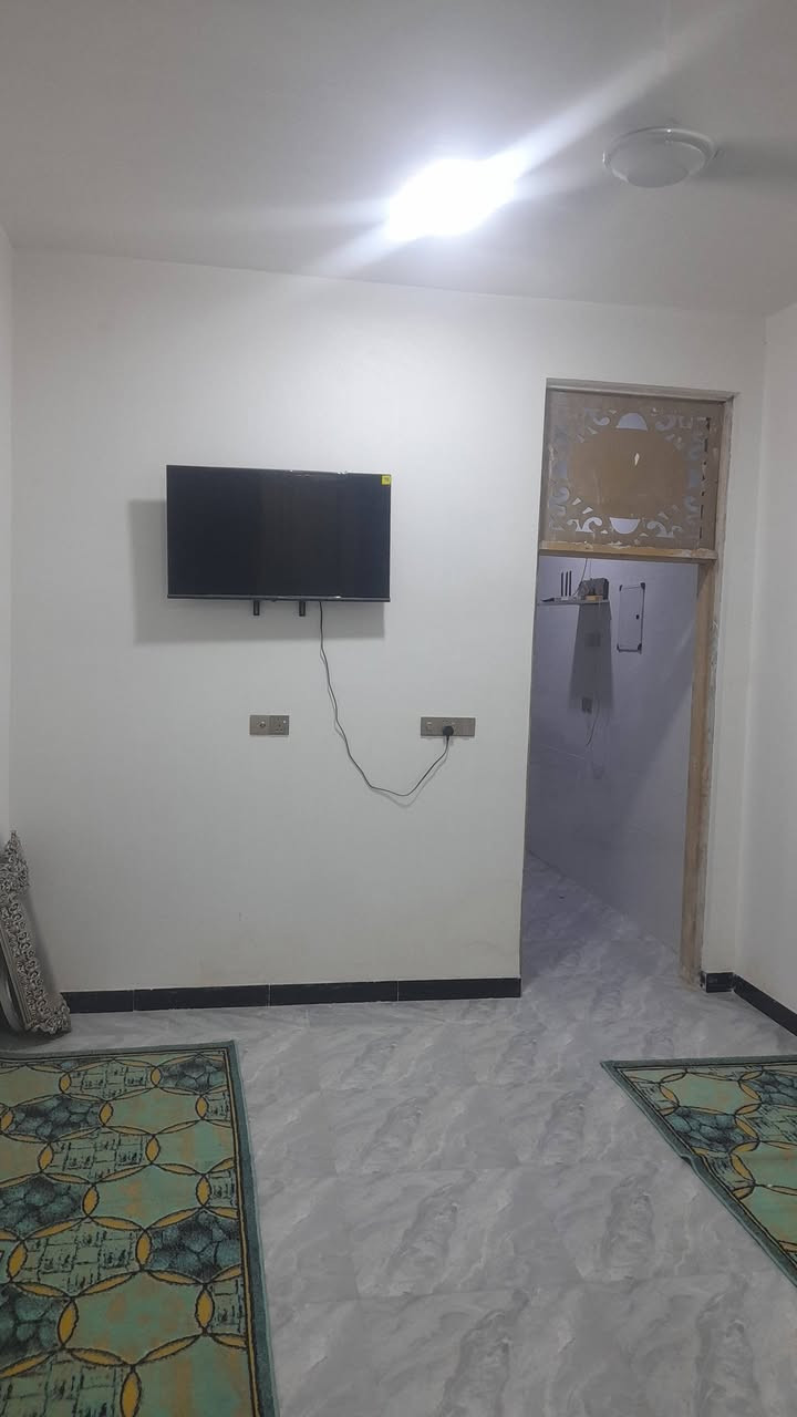 سلام عليكم البيت للبيع مساحه 130 متر طابو الزراعي سنه 25 تحويل مباشر باسم المشتريتالزيره رقم هاتف *********** السعر 77 وبي مجال شيء بسيط خدمات ماي كهرباء انترنت
