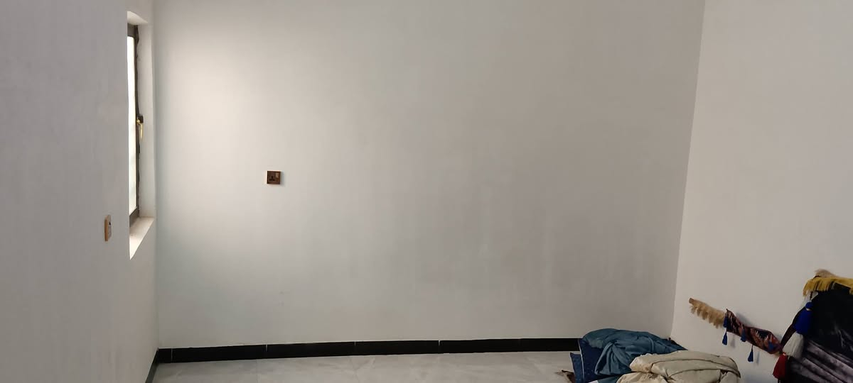 السلام عليكم بيت للبيع المساحه 200متر حي طارق شارع الوسط قرب صيطره تفاصيل داخل الفيديو هاذا رقمي خابر وتدلل***********
