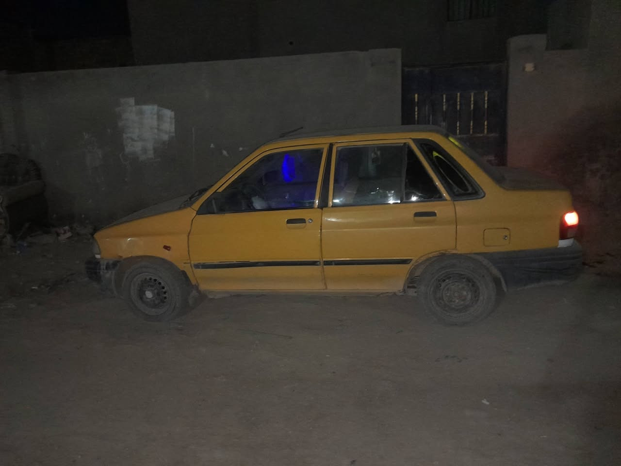 سايبه لبيع موديل ٢٠١٢ رقم صدامي  بغداد سنويه عضم عاج منتهيه با ٢٠٢١ مكينه وكير نضيفات مالكها بغداد ماواصله  ٧ وبيها مجال *********** مكاني الديوانيه
