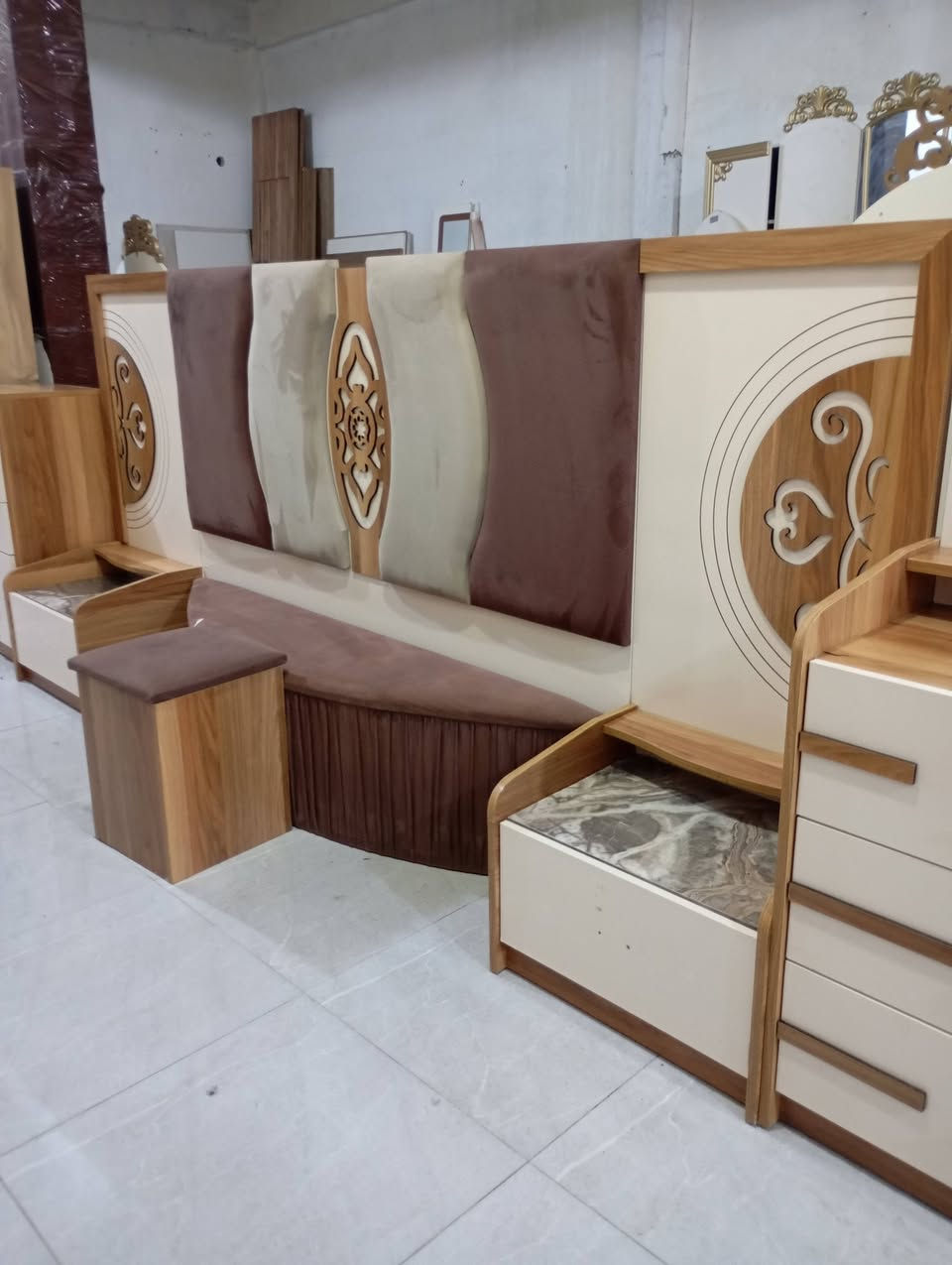غرف نوم تركي 10كنتور مع غرف نظيفة فول .شد ونقل مجاني للطلب على الخاص والرقم8 0772205247
معرض هيثم شامل
