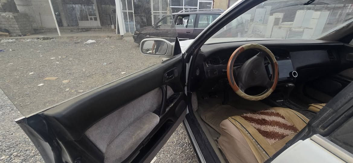 بطه منفصل للبيع موديل1994 بدون صبغ محرك3000شرط كير ومحرك وكهربائيات مسجل شاشة وكامرا  وضع شركة السعر اتصل***********

