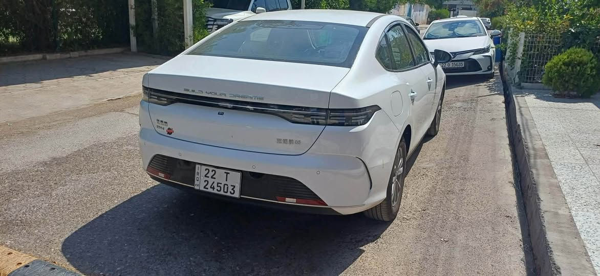 بسم الله الرحمن الرحيم 

BYD ( Destroyer 05 ) DM-i 2025 

سەیارەکە زۆر جوان و بێ موشکیلەیە 4700 کم ڕۆیشتوە ،

ئەشیای خۆی کامل لەگەڵ ماوە بیلادی
بەرگە کوشینی بیلادی لۆ داندرایە بەرگی سوکان ppf ی بەرە دەرگاکان درعی شاشە کامل جاهز 
٢ سویچ و ٢ کارتی بیلادی
گاعیە ی بیلادی
شاشە گەورەیە و بە کارەبایی دەسوڕێ 
لە کاتی بەگ دانان پێت دەڵێ چەند سانتیم ماوە

ئۆتۆ هۆڵد و برێک بەسمەیە
٥٥ کم بە یەك شەحن دەڕوا ت و ١١٢٥ کم بە یەک تانکی بەنزین تانکی ٤٥ لیترە
ویل کڕۆمە
کوشین سپۆڕتە و ناوی سپی و شینە 
سەیارەیەکی زۆر موریح و بە قوەتە
(ماشاء الله )بە دەردی کابرا گۆتی دەرێی تۆپە لاستیقە 😂 

١٤٠ وەرەقە و مەجالەکی برایانە
*********** أربيل, العراق

