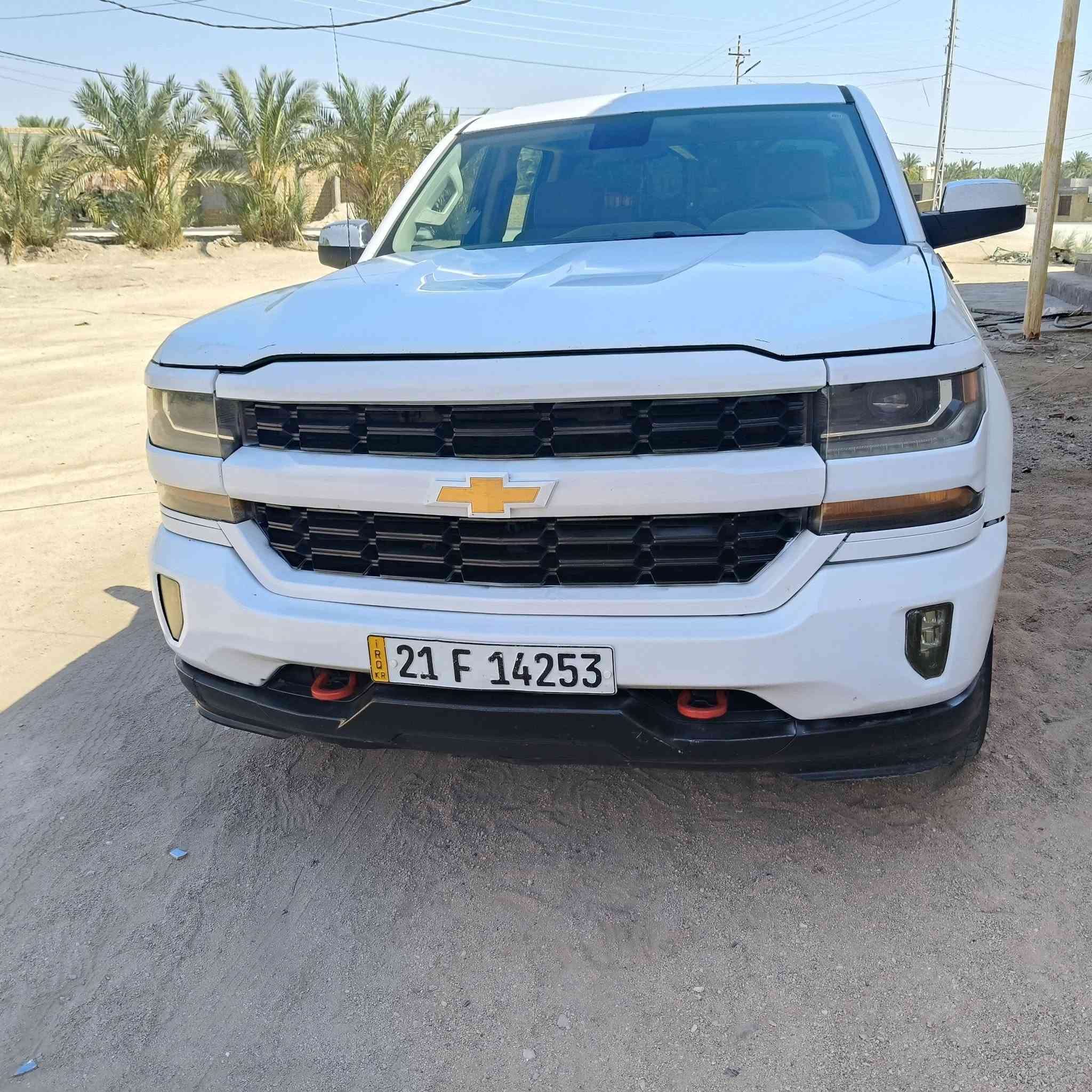 للستفسار ***********
السلام عليكم للبيع سلفرادو

موديل 2018

خليجي فورويل

زت 71 دبل احمر

شاشه كبيره

بدون ايرباك بدون ضربه فقط تبديل جاملغ وبنيد

سعر 190 وبيها مجال
