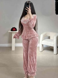 ملابس