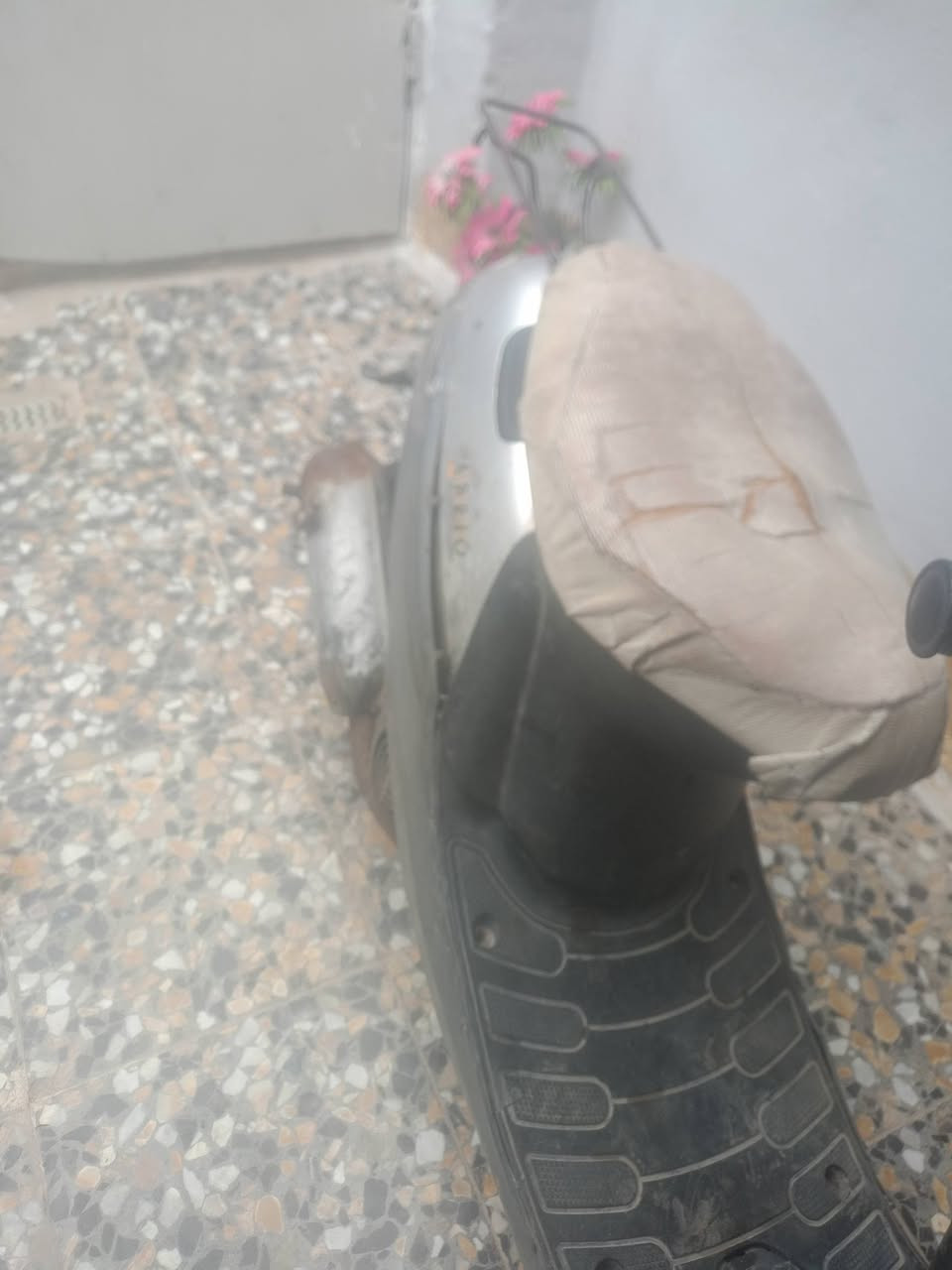 بطة نديه • مكينة حلوه • كهربائيات