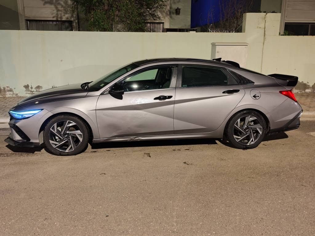 ALENTRA 2024 hybrid full option 22mi
السلام عليكم
النترا  هايبرد موديل 2024 ماشية 22 الف ميل كير AT بدون ايرباك
حادثه مرفق بالصور  حادثه  جاملغ مبدل نفس اللون و الباب بارد يعني بدون صبغ
علة ايدي اني مستورده
فوول مواصفات للاخير رادارات حساسات قياده ذاتيه نقط عمياء
تشغيل عن بعد كشنات جلد خزن ميموري تدفئه تبريد 
كامرات اماميه خلفيه
موقع السياره بغداد الحرية
***********
السعر: 158 بيه مجال بسيط حك الجية بغداد, العراق
