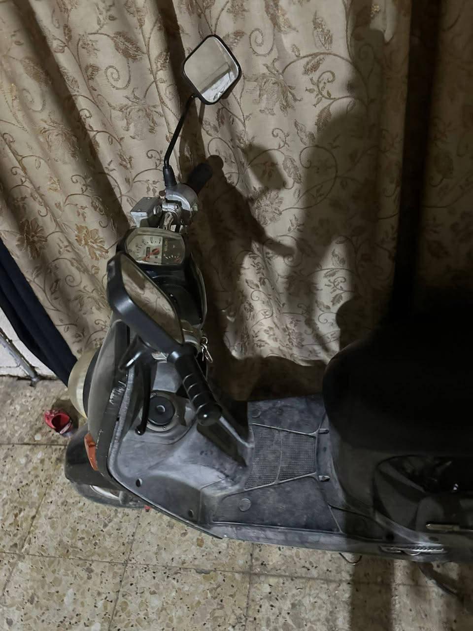 سلام عليكم دراجه بوليس للبيع
سرعه 120

الدراجه مكفوله من محرك من كفرات من كابريتر ومن كلشي

الكفرات ختم واحد 

الكهربائيات كلهه شغال نكرت سلف هندر هورن لايت امامي 

الدرجه نظيفه مال بيت

السعرر $ 650 وبيهاا مجال رقمي (***********) واتساب

مكاني بغداد الكاظميه ساحه 

قريش رجاء رجاء الموو شراي لا يراسلني
