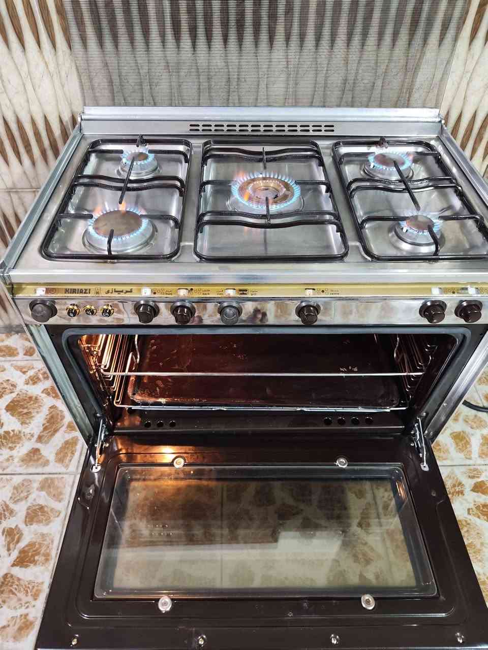 طباخ كريازي شغال كهرباء جداحه شوايه كلوب فرن 300 بي مجال بسيط مكان ابودشير *********** بغداد, العراق
