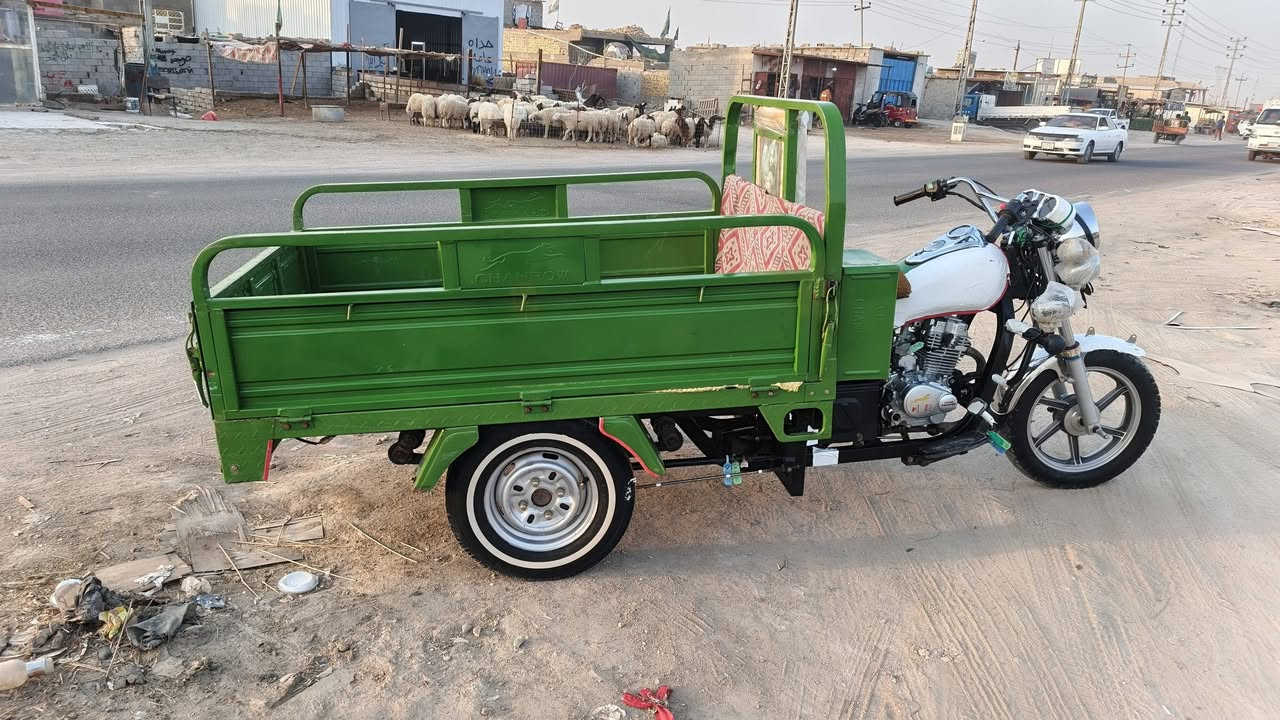 السلام عليكم ستوته للبيع 23 طالعه بال 25 ستوته جديده فول ما بيها نقص مال جناي مكان قرنه***********
