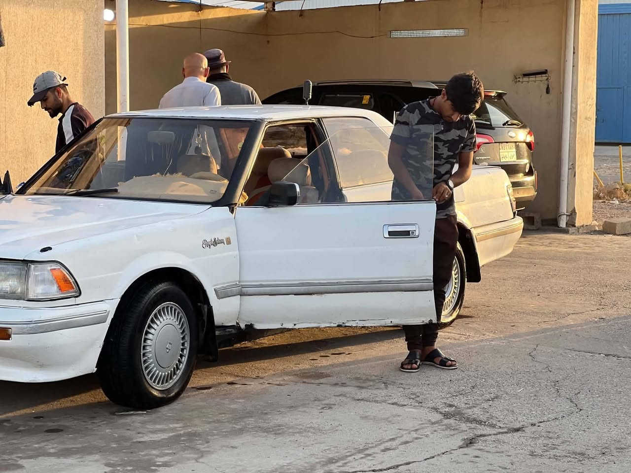 سلام وعليكم هارتوب كير محرك شرط رقم فحص صدر نص عمر تايرات جدد سيارة جاهزة تشغل وتمشي السعر 22 وبيهة مجال ***********
