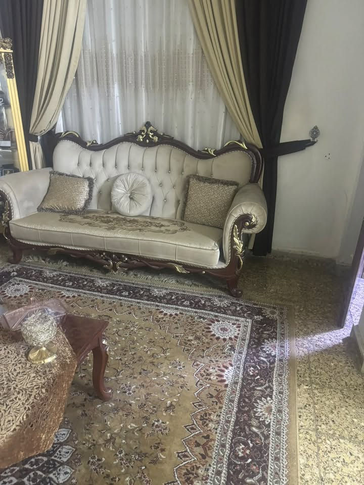 غرفه اخشاب للبيع وتخم رئاسي للاستفسار على الرقم
***********
***********
