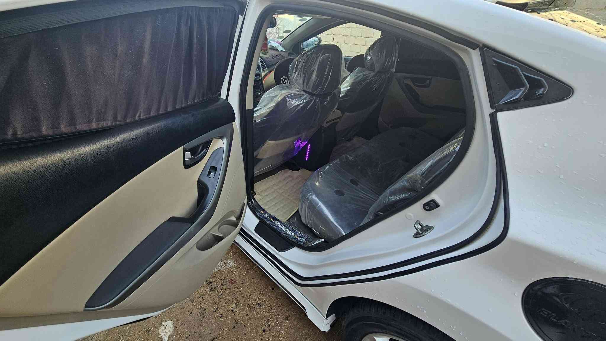 ***********
انتره GLSخليجي سبورت الرياضي لي مايتحصل 
 موديل 14  محرك 2000 دوش
كير 6 نمر
مكانه بصره جزيره 
مكلف بنشره 
سياره مفوله الاخير
