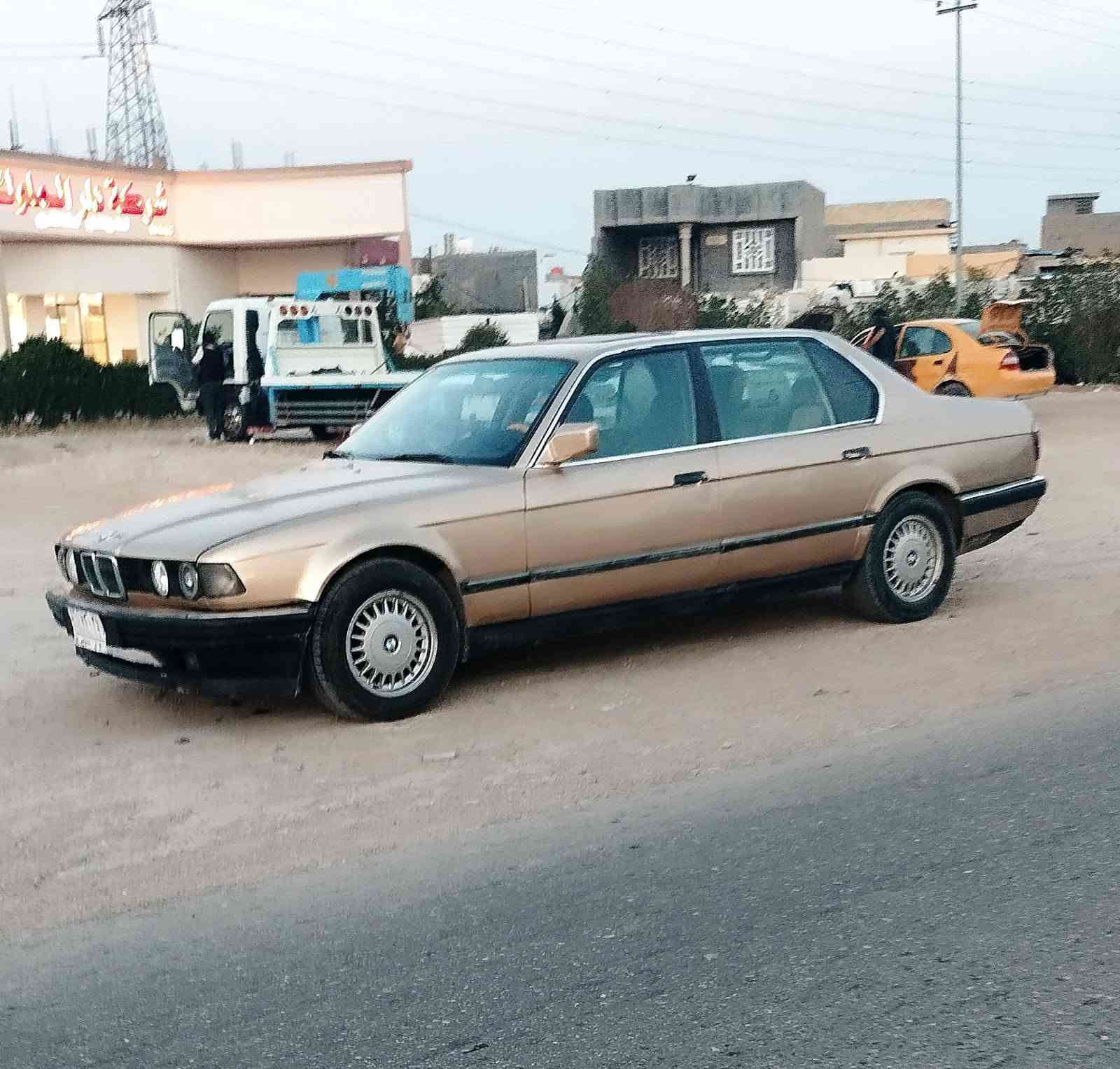 بي ام 735 مكينه 35 كير ومحرك خير من الله سياره جاهزة شغل واطلع غرفتهة يرادلهة ترتيب والستيرن شويه ثكيل مكاني بغداد سنوية ل 27 ذاكر كل تفاصيل السيارة رقمي واتساب *********** بغداد, العراق
