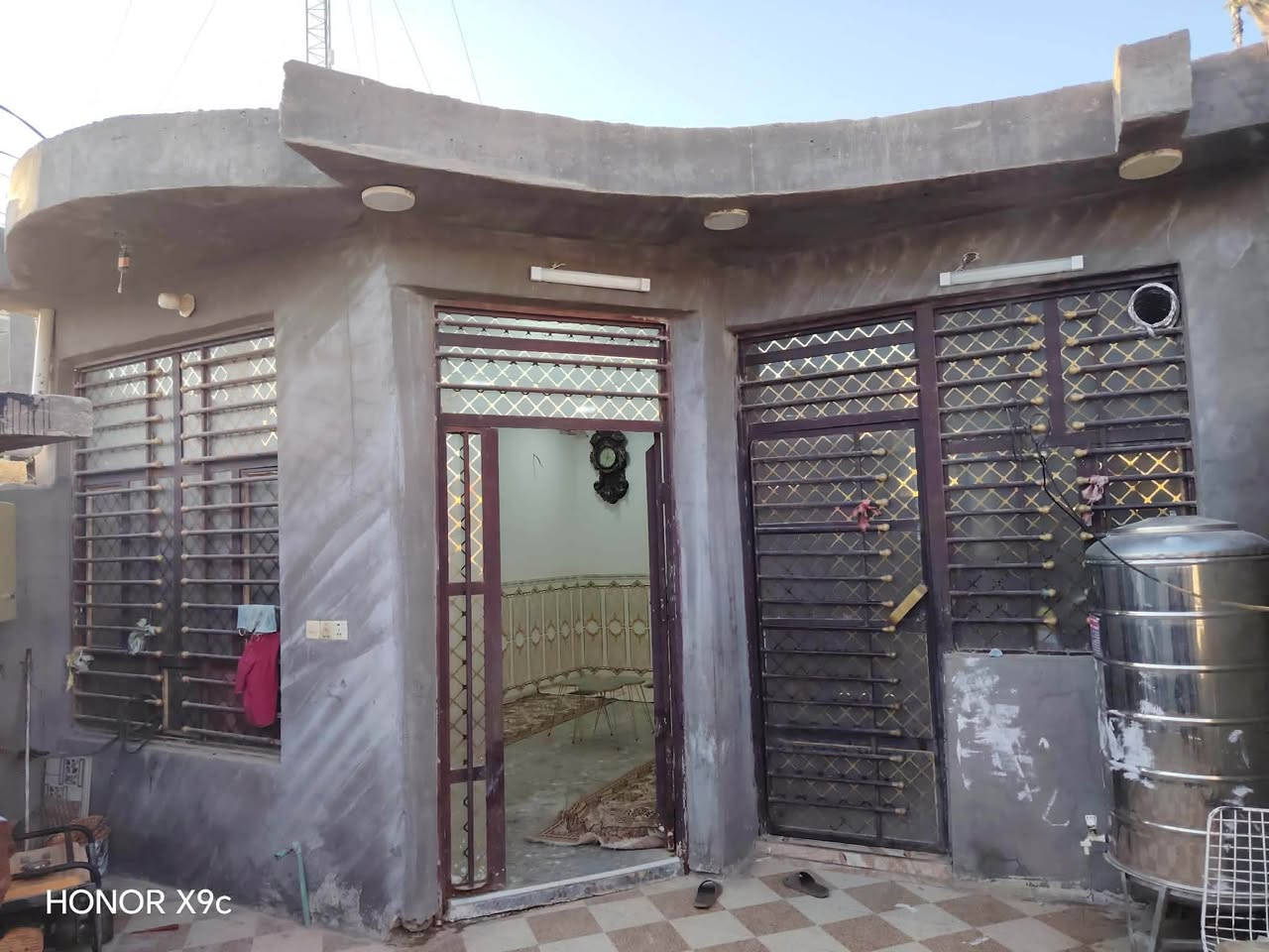 مشتمل للبيع حي ذؤيب الثاني كافه الخدمات
مساحه 125
غرفه 5/4
هول 
مطبخ
مضيف
مشتمل كامل
صحيات داخلي 
منور ع عرض البيت 
السعر 48وبي مجال 

‭***********‬

