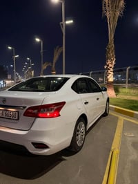 🚗 للبيع نيسان سنترا 2018 🚗 💎 المواصفات الأساسية:   • اللون: أبيض لؤلؤي...