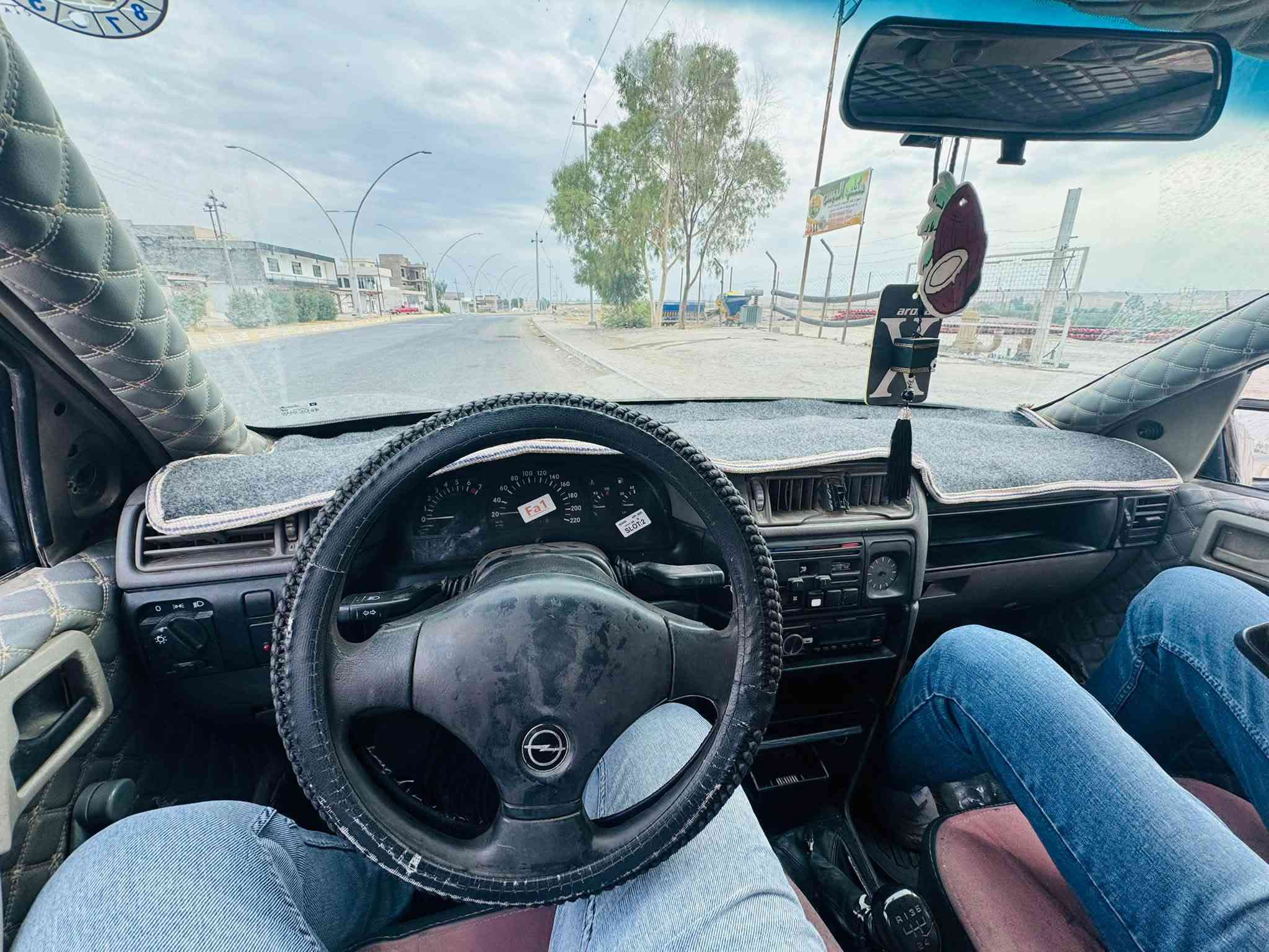 فيكترا • ١٩٩٠ • الدبس