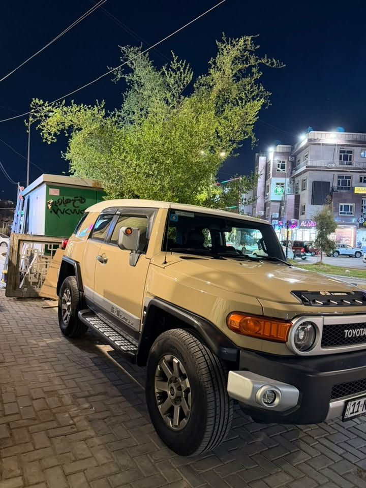 السلام عليكم للبيع او مراوس ب اف جي موديل حديث فقط لون ابيض او نفس اللون 
اف جي خليجي موديل ١٢  لون مميز مكفولة فقط بي دي ار صغير ممبين بالجاملغ جهة الصدر تعتبر من النوادر بالنظافة بهيج موديل ماشية ١٤٧ حقيقي وافحص وين ميعجبك صيانتها بشركة ساز والساجي ادامة كاملة فيت بم جديد نوزلات اصلية جديدة صدر جديد تخم تاير جديد ادامة دهون كاملة دهن كير و ستيرن بور وبريك واكسلات وكاردن لايت عدسة شاشة كبيرة موديل حديث دمام jbl بلادي رقم بغداد حلو باسمي هزة وتسجيل جديد موقع السيارة بغداد حي القادسية للاتصال 
***********
السعر ٢٣٥٠٠$ نهائي السيارة مصروف عليها هواي وجديدة جدا.
