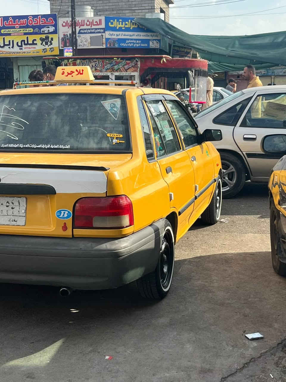 السلام عليكم سيارة سايبة ٢٠١١ للبيع غرامة صفر عليها هية ٢٥٠شاصى شرط كاربون بانزين قطرة صبغ مابيها نظافة فول سيارة مال بيت مو مال شارع علي الخاص ماارد الاتصال علي هذا الرقم بي وتساب***********
