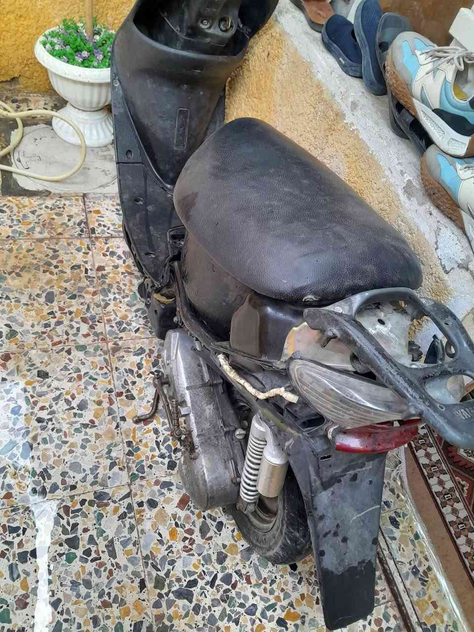 مو للبيع خوان عندي هاي العصفوري بل مشي طيارة تشتغل هندر اول هندر تشتغل اريد مراوس بدراجة هم ٦٠ بس جديدة وانطي فرق الي يحب يراوس وانطي فرق يراسلني خاص مكاني الشعب
