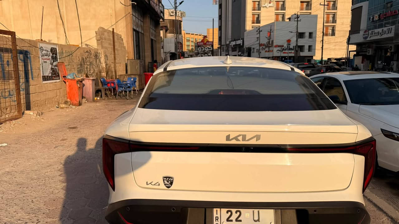 السلام عليكم سيارة للبيع K4 خليجي ماشية 23كم قابلة للزيادة...
ملاحظة بيها bdr بالبنيد بسيط مثل ماموضح بالصورة
 بدون قطرة صبغ 
محرك 2000 دوش
للاستفسار على الرقم حصراً ***********
التواجد بمركز البصرة
