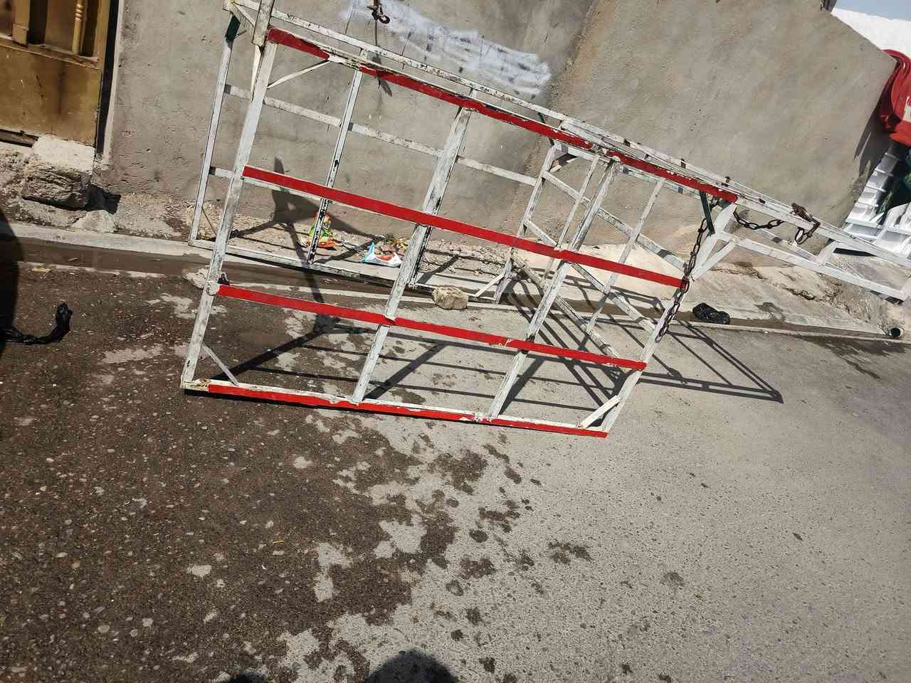 إسلام عليكم شباب محجر دايوان للبيع نضيف وخفيف تفصال جديد 
بغداد المعامل لباويه ***********
