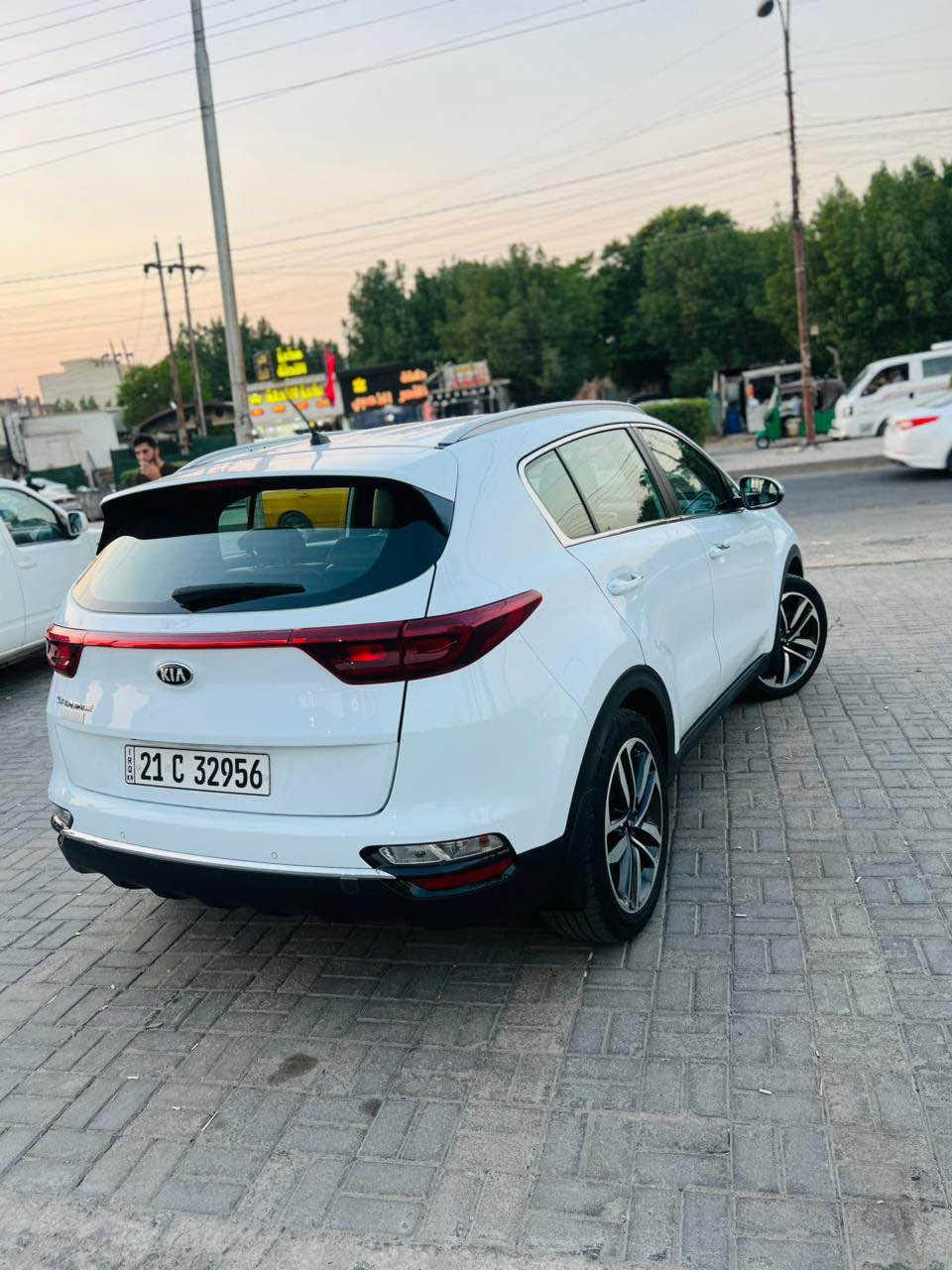سبورتج 2020 خليجي 
مري شفط اشاير بالمري
حساس امامي خلفي
تبريد قطعتين
محرك 2000 دوش
ثلاث وضعيات قياده
ماشيه77
بدون صبغ 
السعر 178 ورقه 
مكان السياره بغداد 
المنصور 

*********** بغداد, العراق
