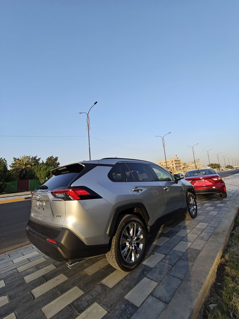 2025 Toyota RAV4 XLE Premium | للبيـع
💎 لون سلفر ملكي 💎
📍 ممشى: 1,700 Mile فقط 🔥 (ممشى الوكالة)
📍 الدفع: FWD
📍 المحرك: 2.5L اقتصادي وقوي جداً
📍 ناقل الحركة: أوتوماتيك 8 سرعات

━━━━━━━━━━━━━━━━━━

🌟 المواصفات والتجهيزات:

✅ فتحة سقف كهربائية ☀️
✅ كشنات جلد SofTex الفاخرة 🤎
✅ تشغيل بصمة (Smart Key)
✅ دخول ذكي بدون مفتاح
✅ تشغيل عن بُعد (Remote Start)
✅ شاشة لمس كبيرة
✅ يدعم Apple CarPlay & Android Auto 📱
✅ نظام صوتي JBL Premium 🔊🎶
✅ كاميرا خلفية HD 📸
✅ حساسات أمامية وخلفية
✅ رادار أمامي
✅ مثبت سرعة راداري (Adaptive Cruise Control)
✅ المحافظة على المسار (Lane Assist)
✅ تنبيه الخروج عن المسار
✅ مراقبة النقطة العمياء (Blind Spot)
✅ تنبيه حركة المرور الخلفية
✅ فرملة طوارئ أوتوماتيكية
✅ إضاءة LED أمامية وخلفية 💡
✅ إضاءة نهارية LED
✅ جنوط ألمنيوم رياضية 19 إنج ✨
✅ باب خلفي كهربائي
✅ مكيف أوتوماتيك ثنائي المناطق ❄️
✅ شاحن لاسلكي للموبايل 📲
✅ منافذ USB متعددة
✅ مرايا كهربائية مع تدفئة
✅ عجلة قيادة متعددة الوظائف
✅ وسائد هوائية وأنظمة أمان متكاملة 🛡️
📩 للاستفسار والمراسلة يرجى التواصل على الرقم واتساب إدناه :
*********** - ابو جعفر 
مكان السياره : بغداد / البلديات
