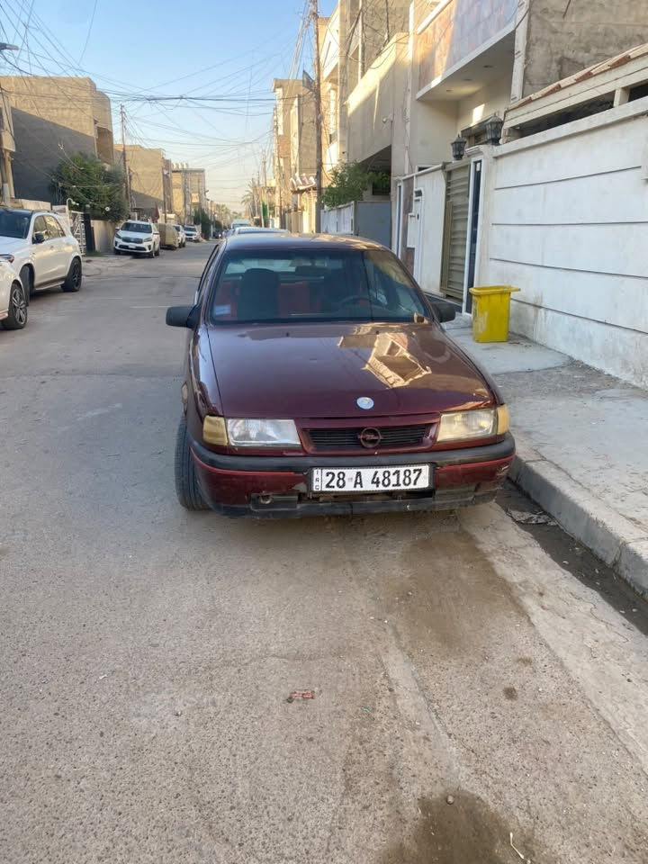السلام عليكم
اوبل فكترا ١٩٩١
محرك كير مكفول ٢٠٠٠ 
تخم تاير جدد ويل كب 
سنويه لل٣١ هزه جديد 
بغداد ***********
