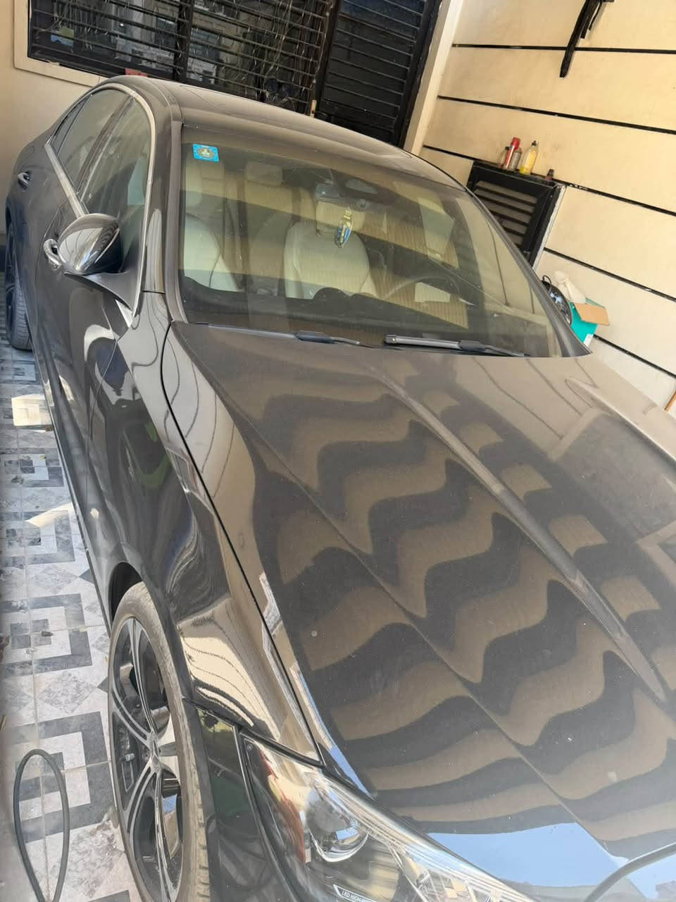 🚘 Mercedes-Benz C300 

موديل 2023

واتساب متوفر او الاتصال 

📞 ***********      

📍 العنوان: بغداد -- الدورة 

ملاحظة ( السيارة كفالة عامة بدي ) 

مبدل محرك السيارة وجميع العقول الضفائر مشتغلها يم مهندس صفاء 

✨ Mercedes C300 2023 –  مميزة جداً

ا🔹السياره حادثها تقرير مياة امطار 

🔹 جميع الـ Airbags سليمة

🔹 Panoramic Roof –  فتحة سقف سلايت

🔹 Heated & Ventilated Seats – تدفئة وتبريد  للمقاعد 

🔹 Ambient Lighting – إضاءة داخلية محيطية

🔹 Digital Cockpit

🔹 Large Central Display

🔹 Apple CarPlay & Android Auto

🔹 Keyless Entry & Start

🔹 كامرا وحساسات Park Assist

🔹 LED Lighting

🔹 Electric Seats

🔹 Dual-Zone Climate Control

🔹 Multi-function Steering Wheel

🔹 Premium Interior

مرقمة بغداد مميز  السيارة هزه وفحص وترقيم جديد

🇩🇪 C300 موديل 2023  بمواصفات راقية 

عداد 72 الف كيلو متر 

-----

السعر 27500$
يعني دفترين و 75 ورقة وبيها مجال 

رجاء الشراي فقط يتصل كلش موضح بالاعلان
