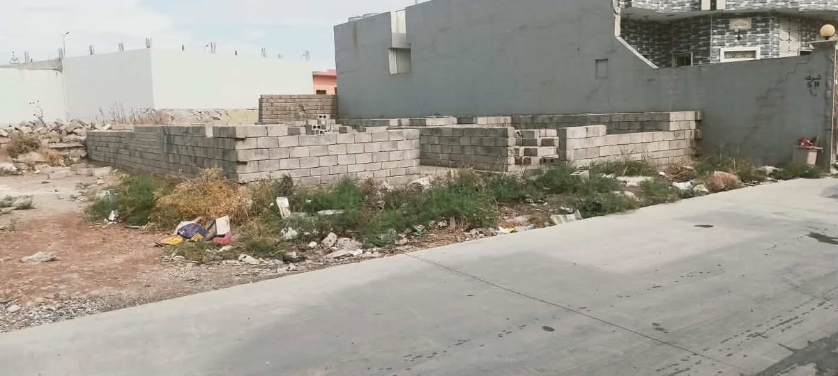 ٢٠٠م • واجهة ١٠م • مجمع الحياة عليسار