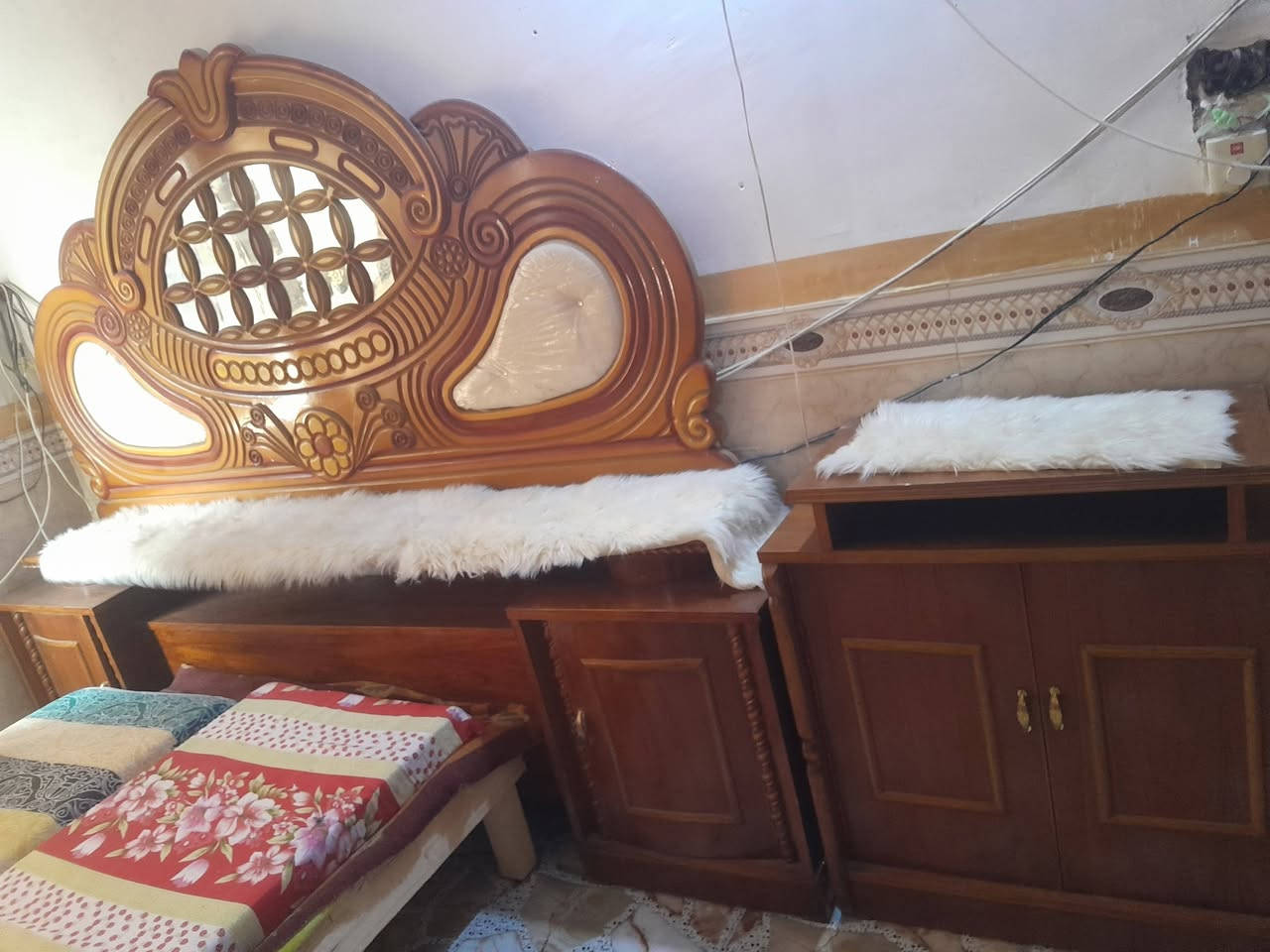 سلام عليكم غرفه نوم البيع خلف المعارض ***********

