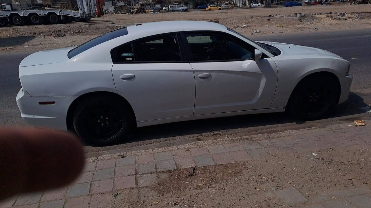 السلام عليكم ورحمة وبركاته للبيع جارجر ادوات كص موديل ١٤ اصل سياره جديده وجاهزه للاخير بدون نقص متوم شمالي ارقام وسنويه انكليزي سياره موصفات فول للاخير ماعده الفتحه كير طياره ٨ نمر شاشه جبيره كشانه حضن كير ومحرك شرط صدر امامي وخلفي جديد كهربائيات كلها شغاله محرك ٦ سلندر 
السعر ٤٨ وبيها مجال بسيط اخوان الشراي يتصل خاص ماجاوب 
*********** تكريت, صلاح الدين

نص مكتوب في الصور:
- 4 SUNDAY