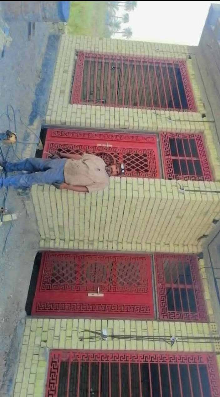 بسم الله الرحمن الرحيم 
الهم صل على محمد وال محمد 
علان هام جدا 
يعلن حدادة الزعيم تحطيم الاسعار 
شعارنا الدقه في العمل 
قوه الفولاذ ودقة الحرفيه نحن متخصصون في تحويل الحديد الى قطع فنيه وعمليه لخدمة منشاتكم 
ومشاريعكم معملنا هو وجهتك الاولى لتصنيع الهياكل الحديديه التي تضمن الامان والجماليه في أن واحد 
منتجاتنا الرئيسيه الابواب والشبابيك الحديديه 
بتصاميم عصريه وكلاسيكيه الابواب القاصه الخزنيه الامنيه مصممه باعلى معايير الامان والحمايه 
والمحجرات للشرفات والسلالم بتفاصيل فنيه تزيد من جماليه المكان القمريات الفنيه والزخارف المعدنيه ضمان الجوده والمتانه والتشطيب 
العنوان حله ورديه خارج سيف سعد الاستفسار ***********
***********
ملاحظه يوجد كادر عمل كافة المحافظات
