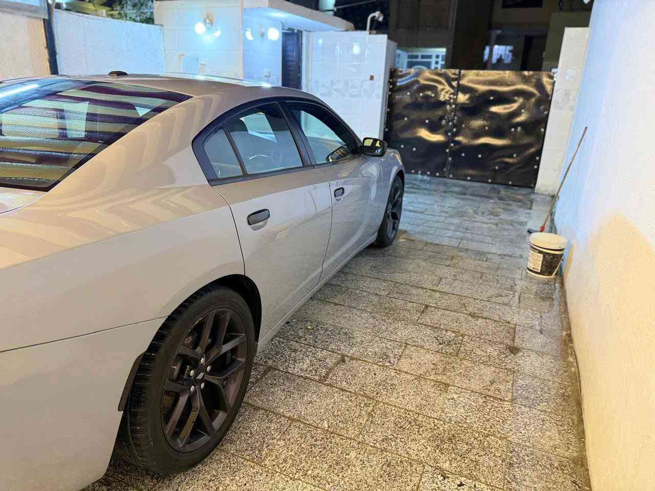 جارجر 2021  أصل فول مواصفات لون مميز (سموك) بيع او مروس 
رقم بغداد SXT PLUS
وارد كندي حادث جاملغ والباب صبغ فقط بدون تبديل 
المحرك : 3.6L   V6
ماشية:50الف
المواصفات :
١-فتحة 
٢-كامرة دوارة
٣-مقاعد امامية كهربائية عدد 2 جلد (تدفئة+تبريد)
٤-تبريد قطعتين
٥-مصابيح امامية زنون 
٦-كراسي كهرباء
٧-ويل قياس 20 انج 
٨-حساسات خلفية
٩-تشغيل عن بعد
١٠-مكينة 6 سلندر
١١-ستيرن تدفئة
١٣-مانع انزلاق
١٤-كشن حضن +خزن ميموري
١٥-مقاعد خلفية تدفئة
١٦-محدد سرعة 
١٧-تدفئة ستيرن
١٨-دخول ذكي بصمة
مكان السيارة بغداد الرصافه
للاستفسار :
*********** بغداد, العراق

