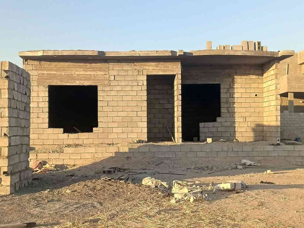 السلام عليكم الهيكل للبيع خارطة مرتبة
مساحة البناء 170
مساحة الارض300
الموقع العلم طريق الخزيفي خلف معمل سلوان
السعر 18 وبي مجال 
***********
