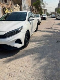 كيا سيراتو مديل 2024 سياره جديده ومكفوله بس بيه مكنات بارد ماشيه 80 ال...