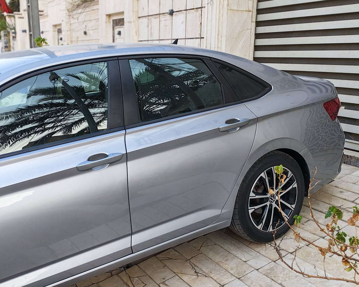 🚘 للبيع Volkswagen Jetta 2022 🇺🇸
او مراوس بأطلس كروز 2024

🔹 الموديل:  Volkswagen Jetta Sport

🔹 سنة الصنع: 2022

🔹 المحرك: 1.5 Turbo بنزين

🔹 ناقل الحركة: أوتوماتيك

🔹 الدفع: أمامي FWD

🔹 رقم الشاصي VIN: 3VWBM7BU8NM023372

🔹 وارد أمريكي 🇺🇸

🔹 العداد: 46000 ميل 

🔹 السيارة حالياً جاهزة للاستخدام

✨ سيارة اقتصادية وعملية، محرك 1.5 تيربو وأداء ممتاز، ومناسبة للاستخدام اليومي والسفر.

رقم الماني معوقين بغداد بعد سنه ونص تصير حره وكالة عامة بأسم المشتري 

📌 الفحص متاح للجادين

📌 البيع للجادين فقط

💰 السعر: [14500$]

📞 للتواصل: [***********]

#Volkswagen #Jetta #Jetta2022 #فولكس_واكن #جيتا #سيارات_امريكية #سيارات_للبيع

