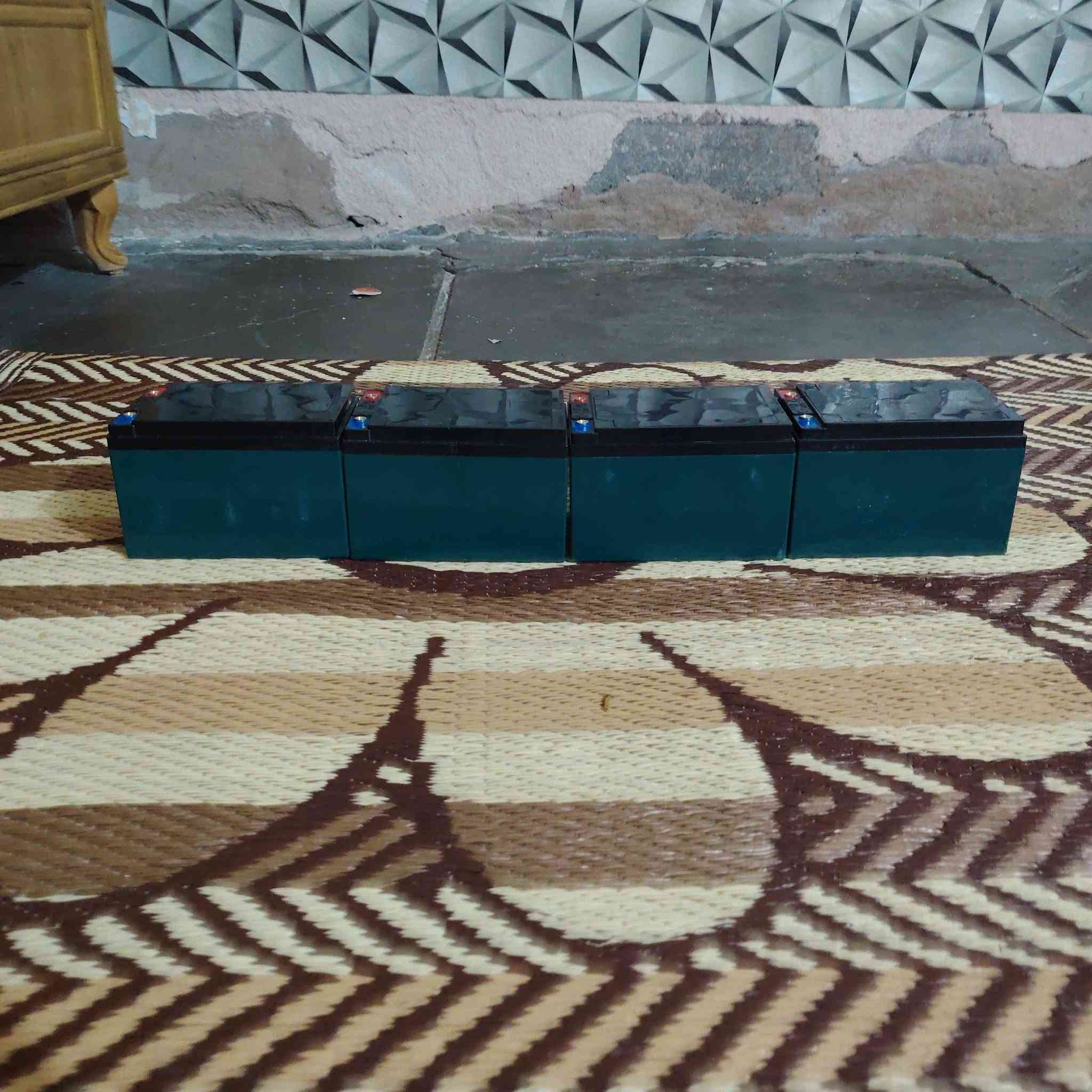 بطاريات شحن • حجم 14 • مستعملات