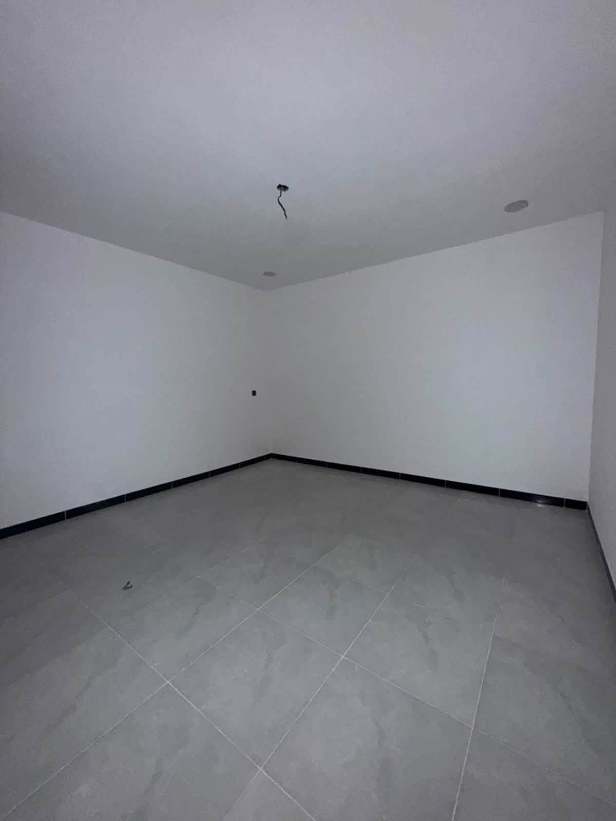دار إلى الايجار المساحة 80 متر يتكون من 3 غرف نوم + صاله + استقبال + مطبخ + صحيات 🏠 العنوان بغداد الدوره مدخل البوعيثه مجمع شواطئ دجله شارع حلويات الحمداني قرب المدارس السعر 💵 (600) قفل الاستفسار 📲 ( *********** )
