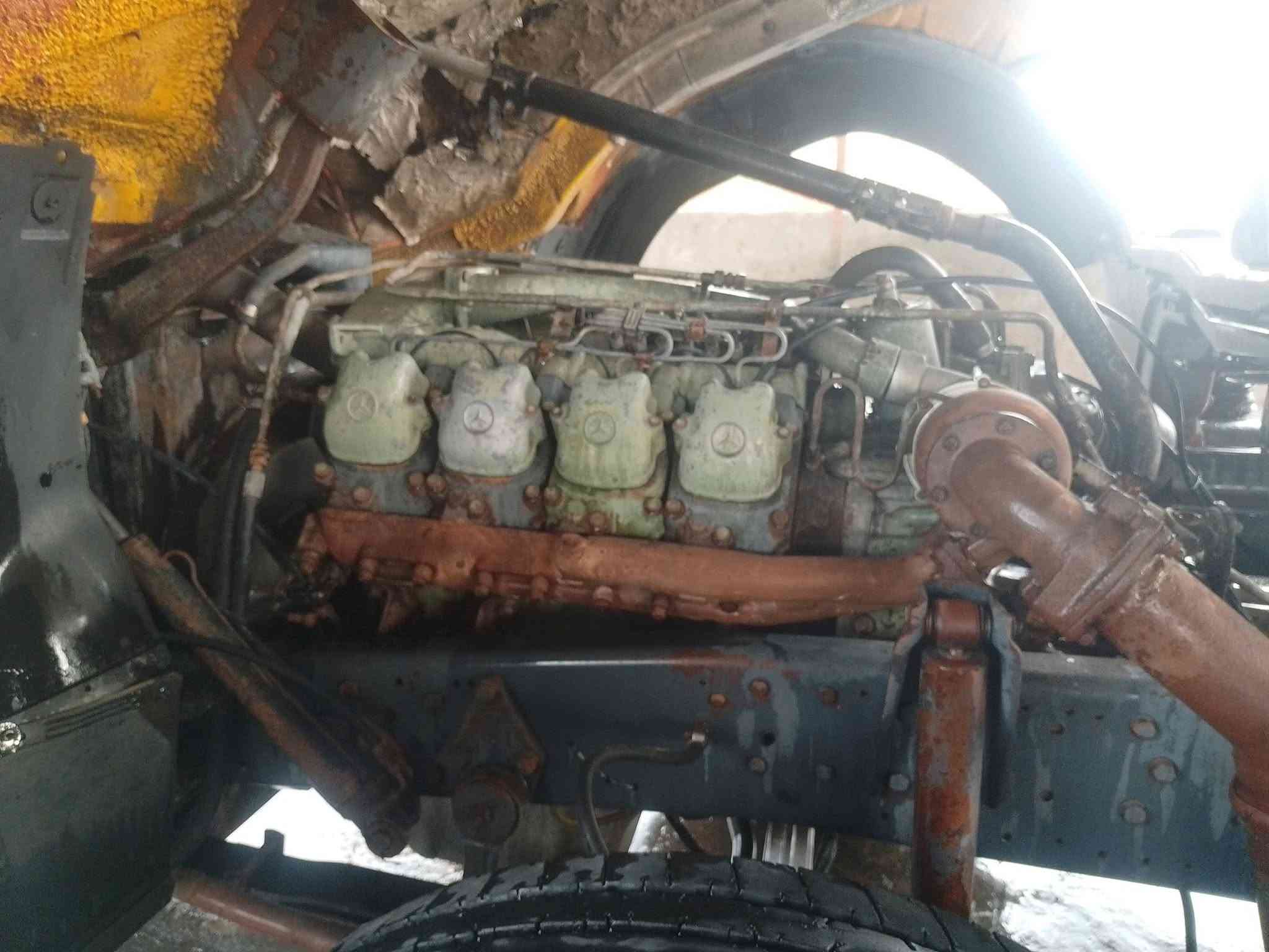 بسبب الوعود الكاذبه نعيد النشر ابو جايك وامسحه لتراويني وجهك مع احترامي للطيبين سياره شغاله رقم انبار سنويه 27تحويل مباشر باسمي شاصي وكير واكسل مكينه مكفوله لاتنقيص ولاتبخير سياره مديل 90 راس قاطره نص مقطوره سايلو شاصي جوبلس محوره سبرنك مكفول للاتصال ***********او***********مكانه نجف مكينه 35 وكير 155قليج
