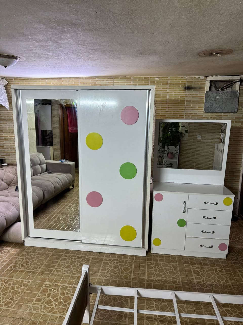 غرفه نوم بناتي 4 قطع تركي خشب mdf سرير حديد

السعر  150 الف 

عنوان اربيل بختياري

***********  /***********/*********** أربيل, العراق
