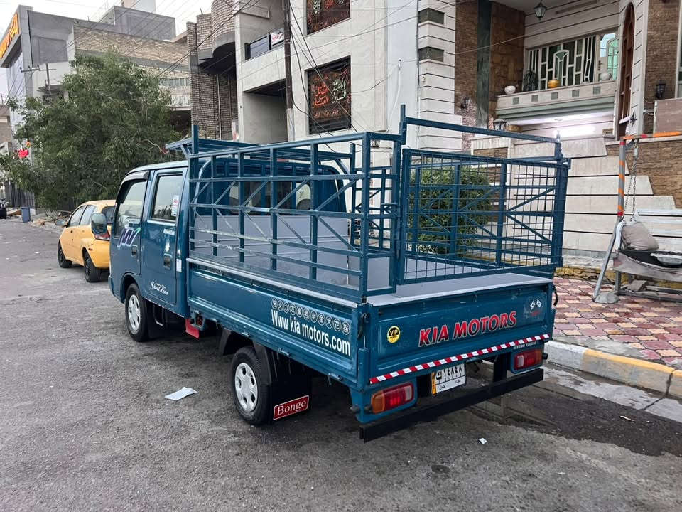السلام عليكم للبيع كيا دبل قماره مديل 2000. رقم بغداد الماني تحويل مباشر. مكفوله من ضربه وكص.  ملاحضات صبغ بدوس.      محرك. 3000 مفتوح بلاد جديد.  كير اكسن حداده رقم شاصي اصلي. سياره جاهزه تخم تاير.  دواخل جديده محجر. غلاف.       كله جديد مكاني بغداد.      
هـ.  ***********.  اتصل وتدلل.
