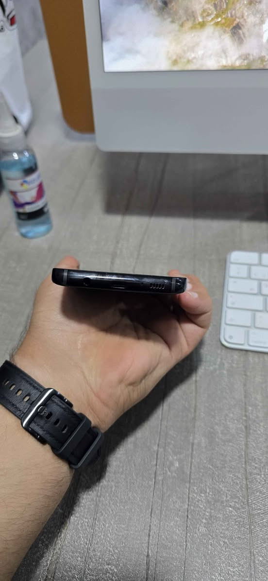 📱 Samsung Galaxy S8+ للبيع
جهاز أنيق بشاشة منحنية مميزة وأداء ممتاز، ويتميز بخيارات أمان متعددة تشمل بصمة العين + بصمة الإصبع + التعرف على الوجه 🔐
✨ أبرز المواصفات: • شاشة 6.2 إنش Super AMOLED بدقة Quad HD+
• ذاكرة RAM ‏4GB
• سعة تخزين 128GB مع دعم microSD
• كاميرا خلفية 12MP Dual Pixel مع OIS
• كاميرا أمامية 8MP Auto Focus
• بطارية 3500mAh
• شحن سريع + شحن لاسلكي ⚡
• مقاومة للماء والغبار IP68 💧
• USB Type-C + مدخل سماعة 3.5mm
• Bluetooth 5.0
• يدعم Samsung DeX
💰 السعر: 150 ألف دينار فقط
🚚 متوفر توصيل إلى جميع محافظات العراق
📞 للتواصل واتساب أو اتصال:
*********** بغداد, العراق
