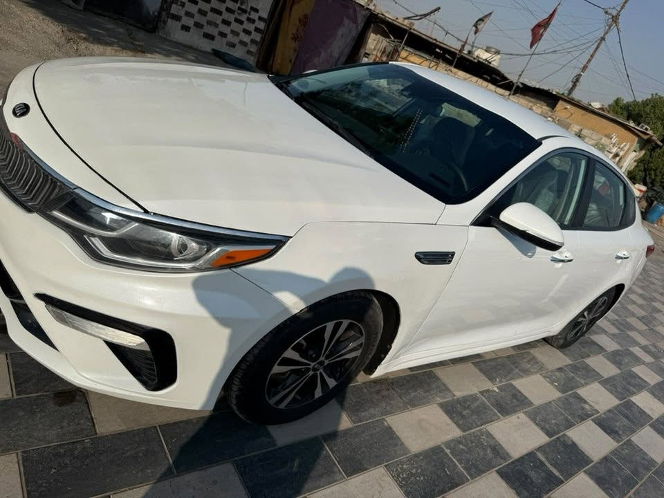 2019 بيها جاملغ وبنيد والباقي كلين نضيفه جدا. ماشيه ٦٠ رقمها بغداد بااسمي سعرها ١٣٢ رقم تلفوني ***********
