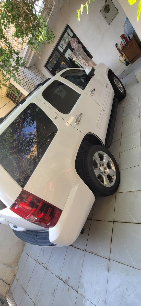 تاهو LTZ فول مواصفات
رقم بغداد مشروع وطني تحويل مباشر 
موديل 2007 المواصفات فتحه كشنات جلد كهرباء دمام شاشات عدد ٢ كامره اشاير بالمري سبعه راكب ثلاث قطع تبريد تشغيل عن بعد وبيها بعد مواصفات سياره جاهزه من كلشي تبريد محرك كير حداديه تخم تاير كامله مكمله بدوون اي نقص 
بيها رشات صبغ جماليه مكفوله شرعيات 
مكانها كوت مركز مدينه السعر 160 
هاتف *********** بي واتساب 
وبالخير وبالعافيه على الي ياخذها
