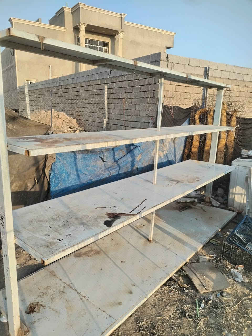 السلام عليكم عندي ميز مخضر اربع طوابق للبيع حديد ثقيل 75 الف التصال *********** او خاص
