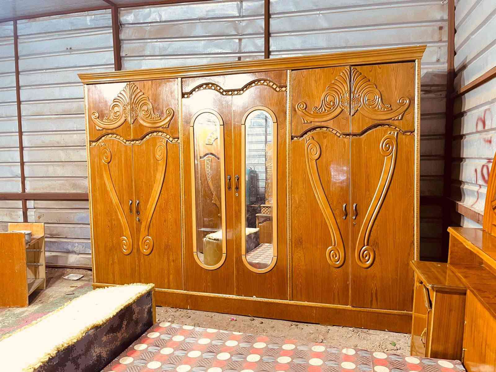 غرفه اخشاب للبيع ست ابواب ملحق نضيف صاج زاويه كنتوريه السعر 600 الاتصال على الرقم *********** بغداد متواجد واتساب وعندي توصيل بكروه
