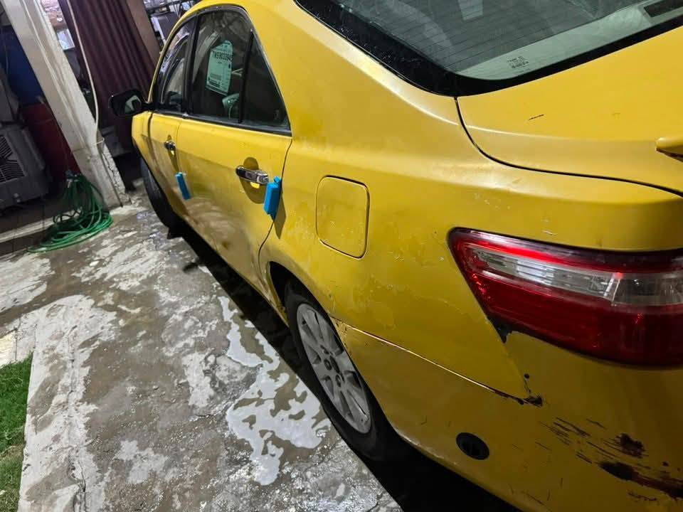 السلام عليكم 
كامري ٢٠٠٧ امريكي فول مواصفات رقم بغداد 
مبدل بيه جاملغ وبنيد 
كير محرك تبريد مكفولات  فقط محرك صوت راجز 
بيه طخه بالتكمه الخلفيه مو قويه 
#منضومه #غاز بيها 
شاشه + كامره 
اشاير مري 
فول تحكم 
كروز سرعه
والكشر كدامك 
عارضها ٦٥ وبيها مجال 
الماتعجبه يدعيلنه بالرزق 
مكانها بغداد الدوره 
***********

